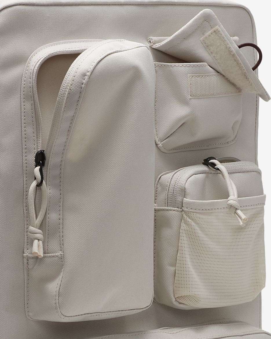 Nike Utility Elite Trainingsrucksack (32 l) - Light Orewood Brown/Light Orewood Brown/Enigma Stone