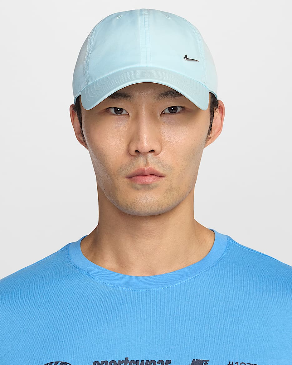 Nike Dri-FIT Club Unstructured Metal Swoosh Cap - Glacier Blue/Metallic Silver