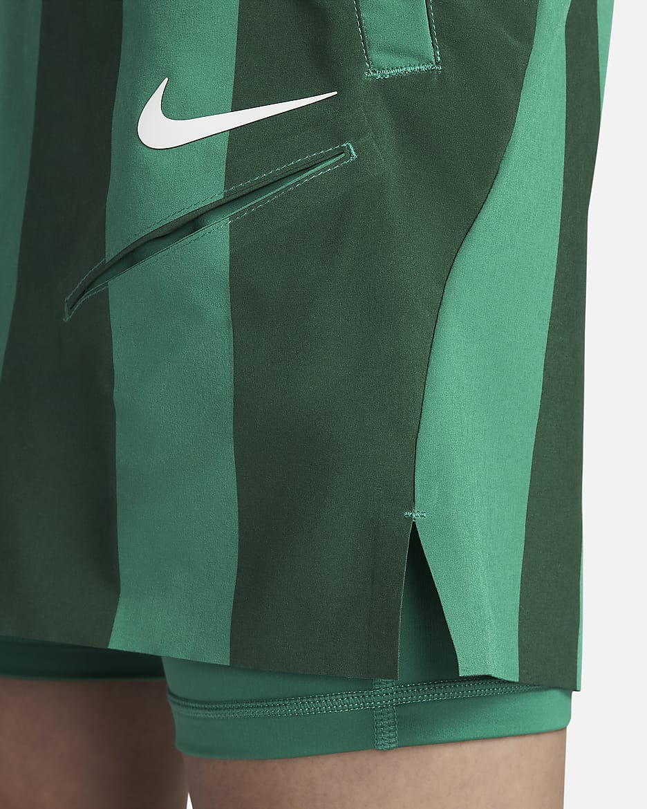 กางเกงเทนนิสขาสั้นผู้ชาย Dri-FIT NikeCourt Slam - Malachite/Barely Volt/ขาว