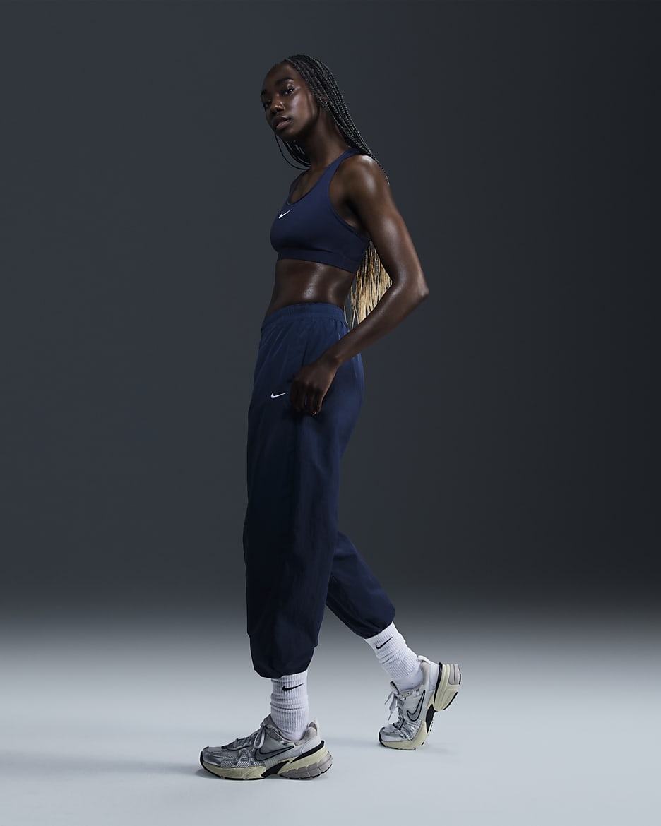 Pantalon de jogging oversize tissé à taille mi-haute Nike Sportswear Essential pour femme - Armory Navy/Blanc