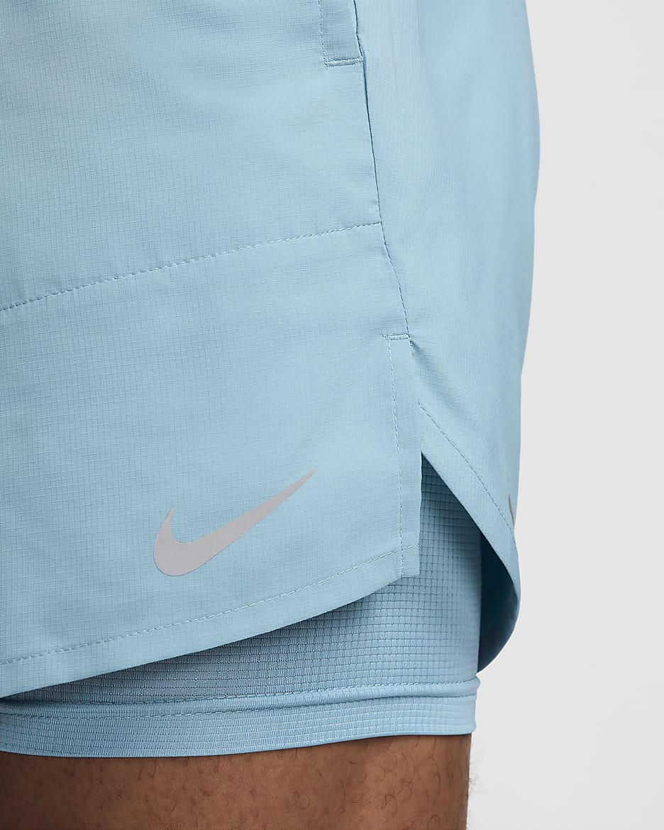 Nike Stride Dri-FIT 2-in-1 hardloopshorts voor heren (18 cm) - Denim Turquoise/Denim Turquoise/Zwart