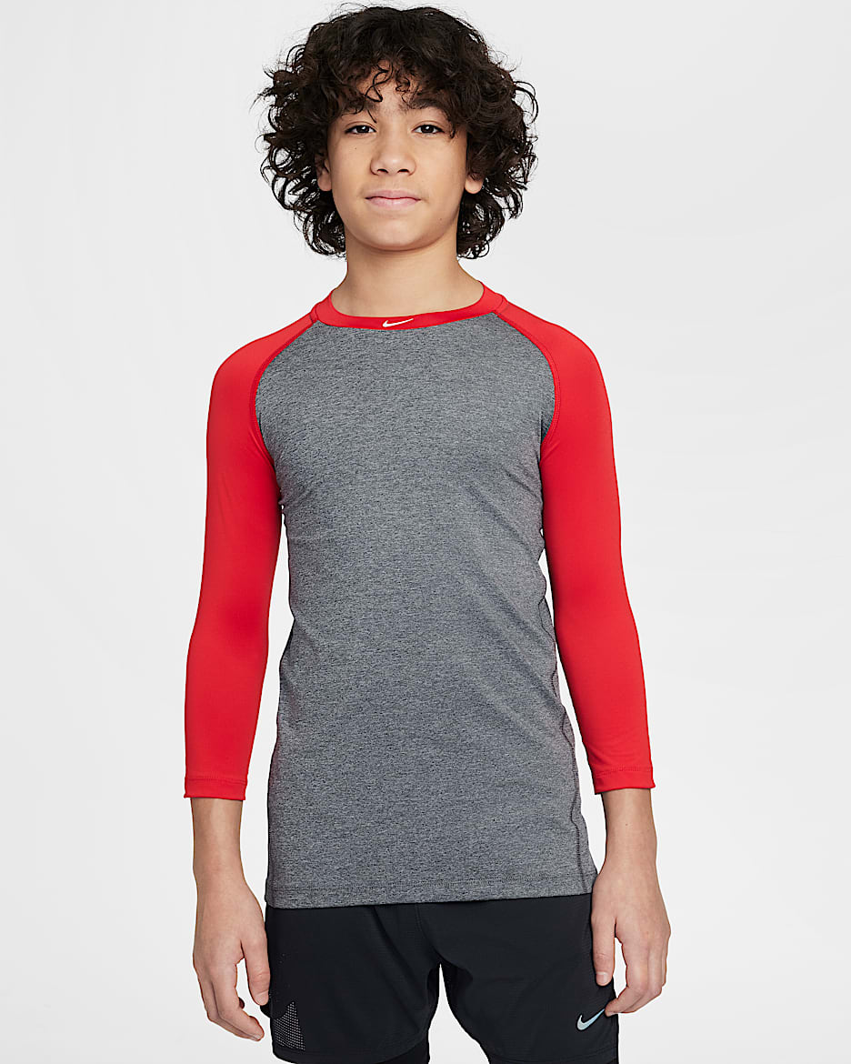 Playera de mangas de 3/4 Dri-FIT para niños talla grande Nike Pro - Rojo universitario/Gris oscuro jaspeado/Blanco