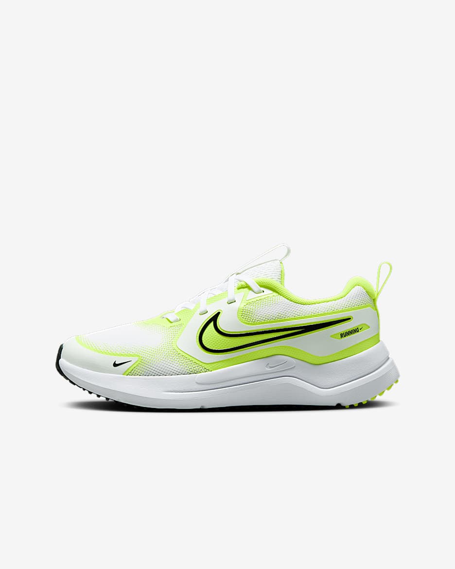 Nike Cosmic Runner-løbesko til vej til større børn - hvid/Volt/sort