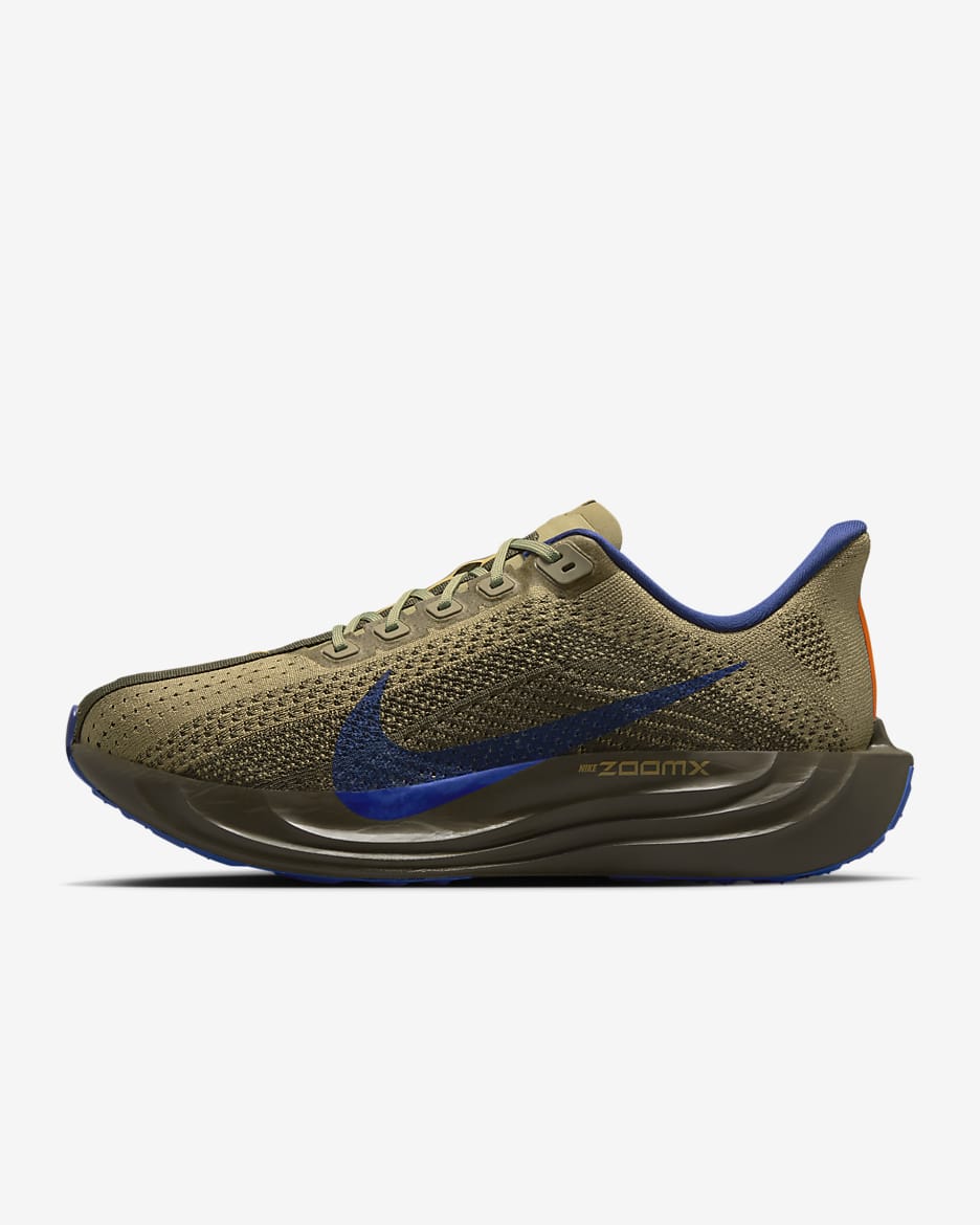 Tenis de correr en pavimento para hombre Nike Pegasus Plus - Caqui militar/Oliva neutro/Azul carrera/Azul royal intenso