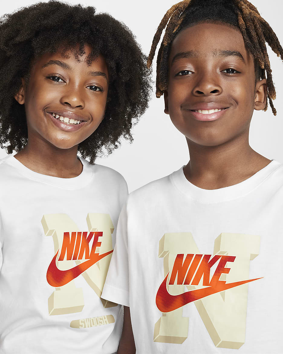 Nike Sportswear Older Kids' T-Shirt - White