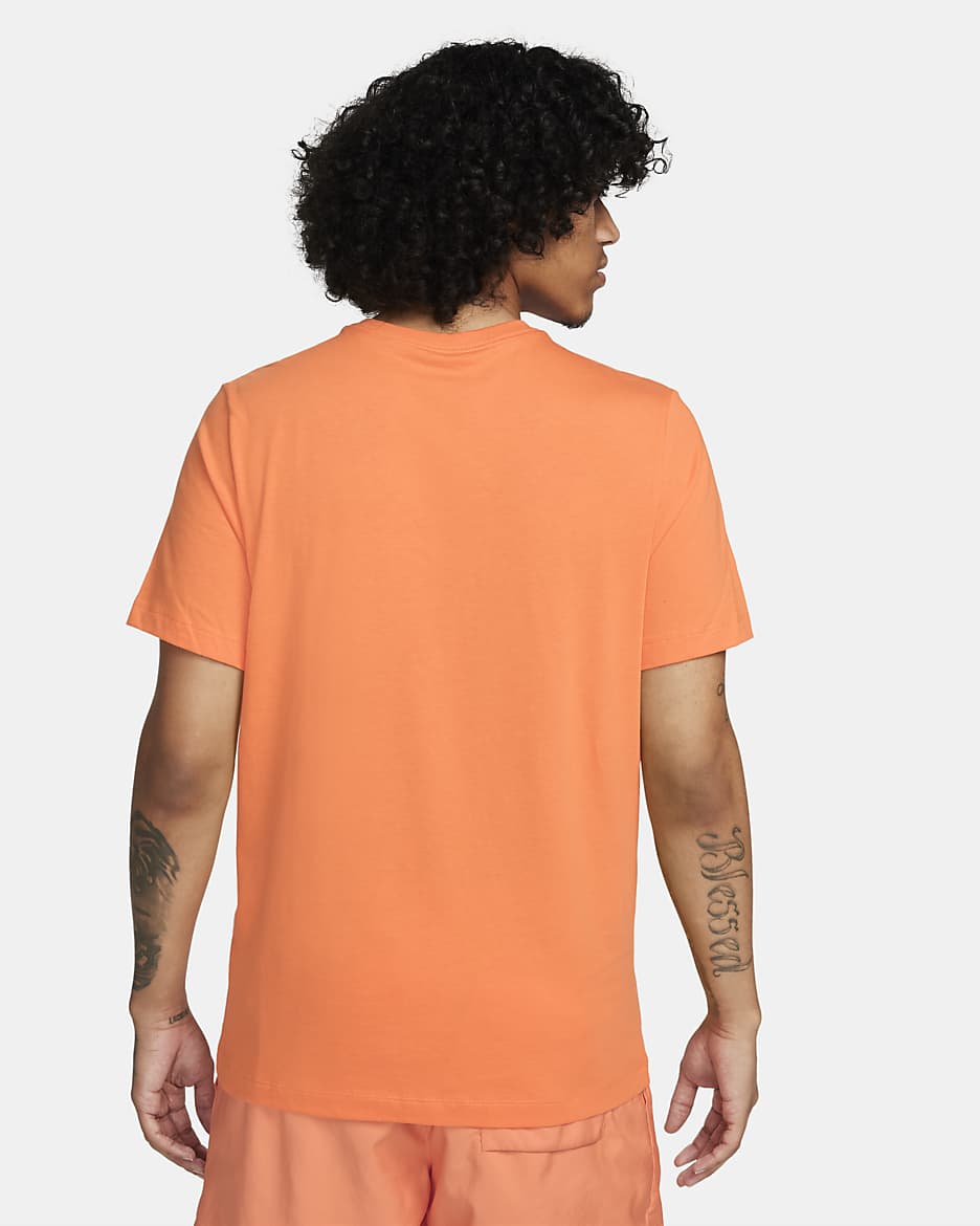 Nike Sportswear Club Men's T-Shirt - Bright Mandarin