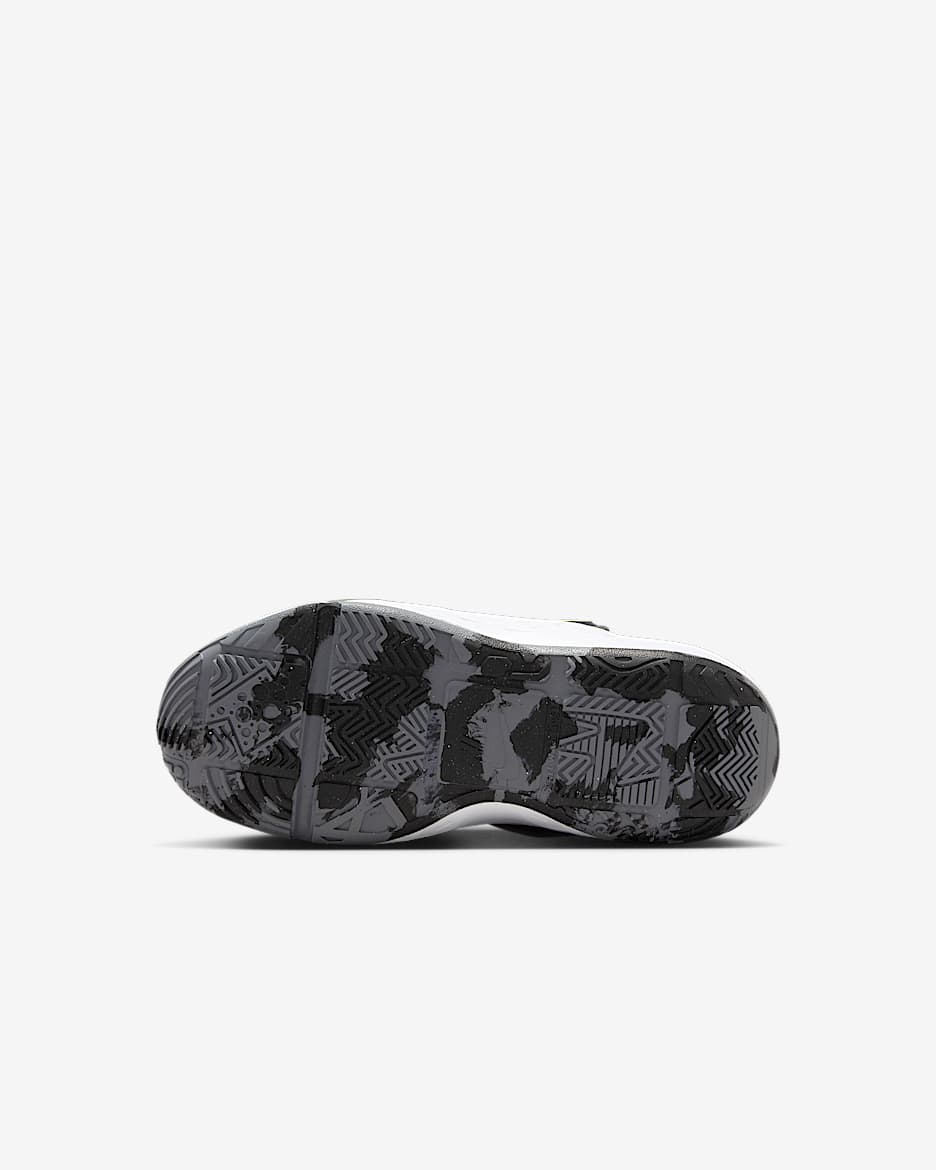 Nike Team Hustle D 12 Little Kids' Shoes