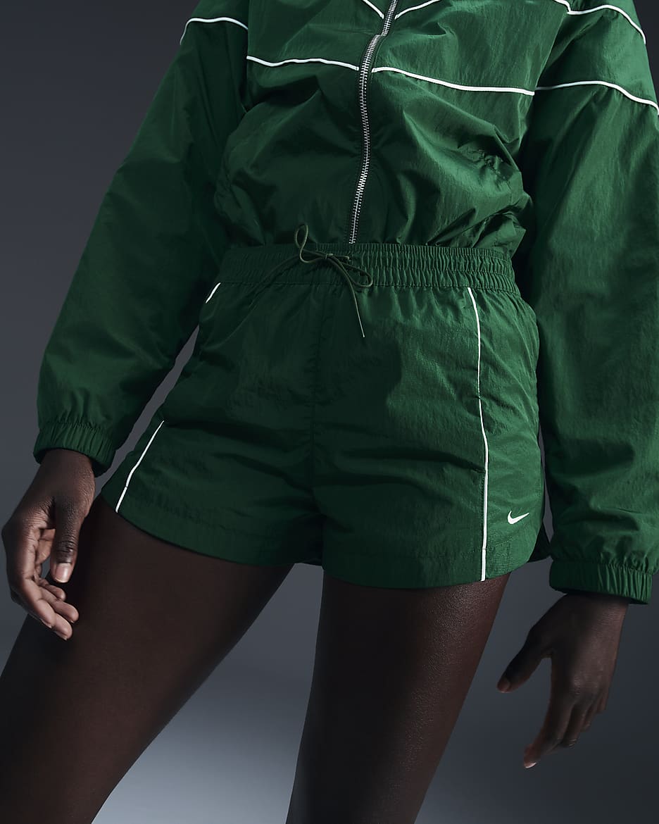 Shorts de tejido Woven de tiro medio de 5 cm para mujer Nike Windrunner - Verde desfiladero/Vela