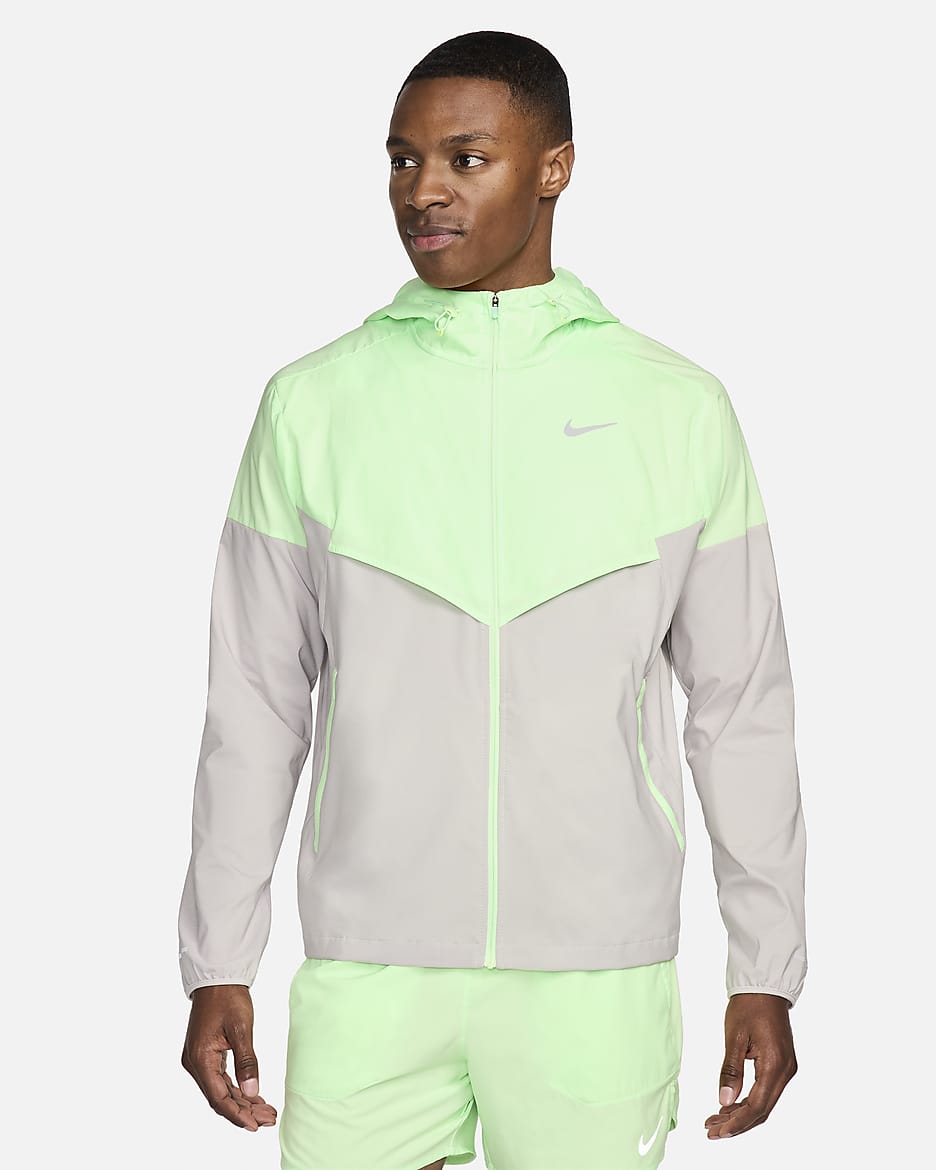 Chamarra de correr Repel para hombre Nike Windrunner - Verde vapor/Mena de hierro claro