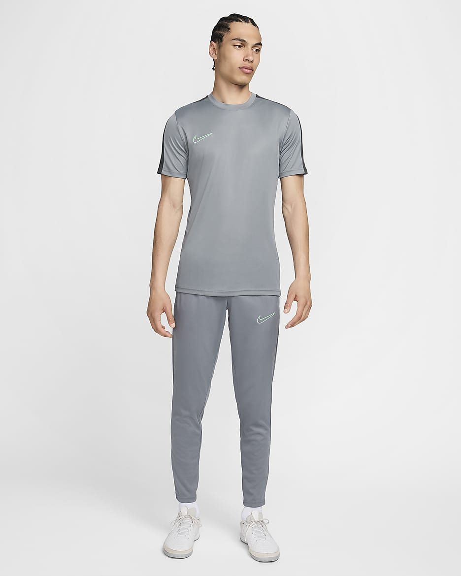 Męska koszulka piłkarska z krótkim rękawem Dri-FIT Nike Academy - Smoke Grey/Dark Smoke Grey/Vapor Green