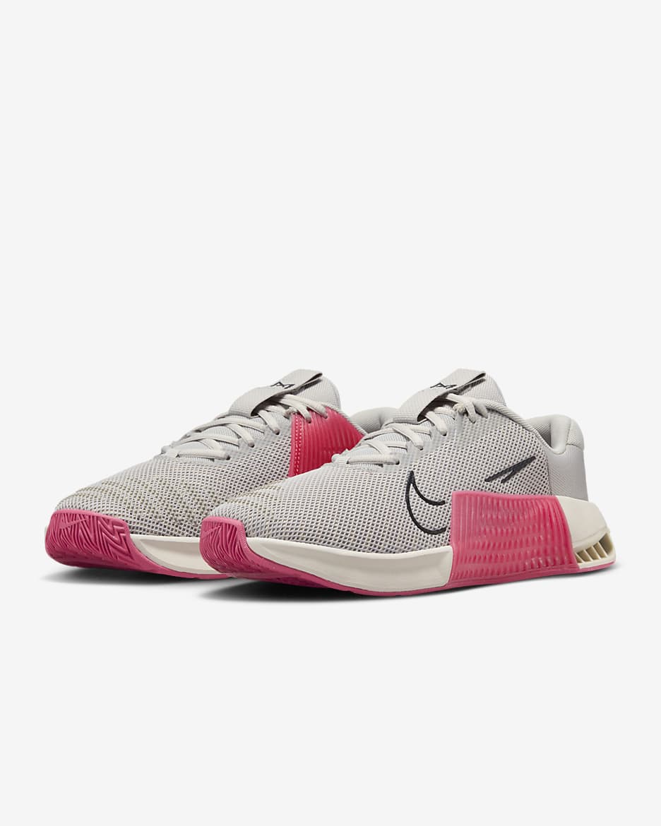 Nike Metcon 9 Women's Workout Shoes - Light Iron Ore/Light Orewood Brown/Khaki/Aster Pink