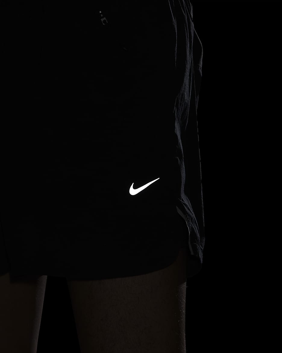 Nike Running Division Dri-FIT ADV 10 cm-es, 2 az 1-ben férfi futórövidnadrág - Fekete/Fekete