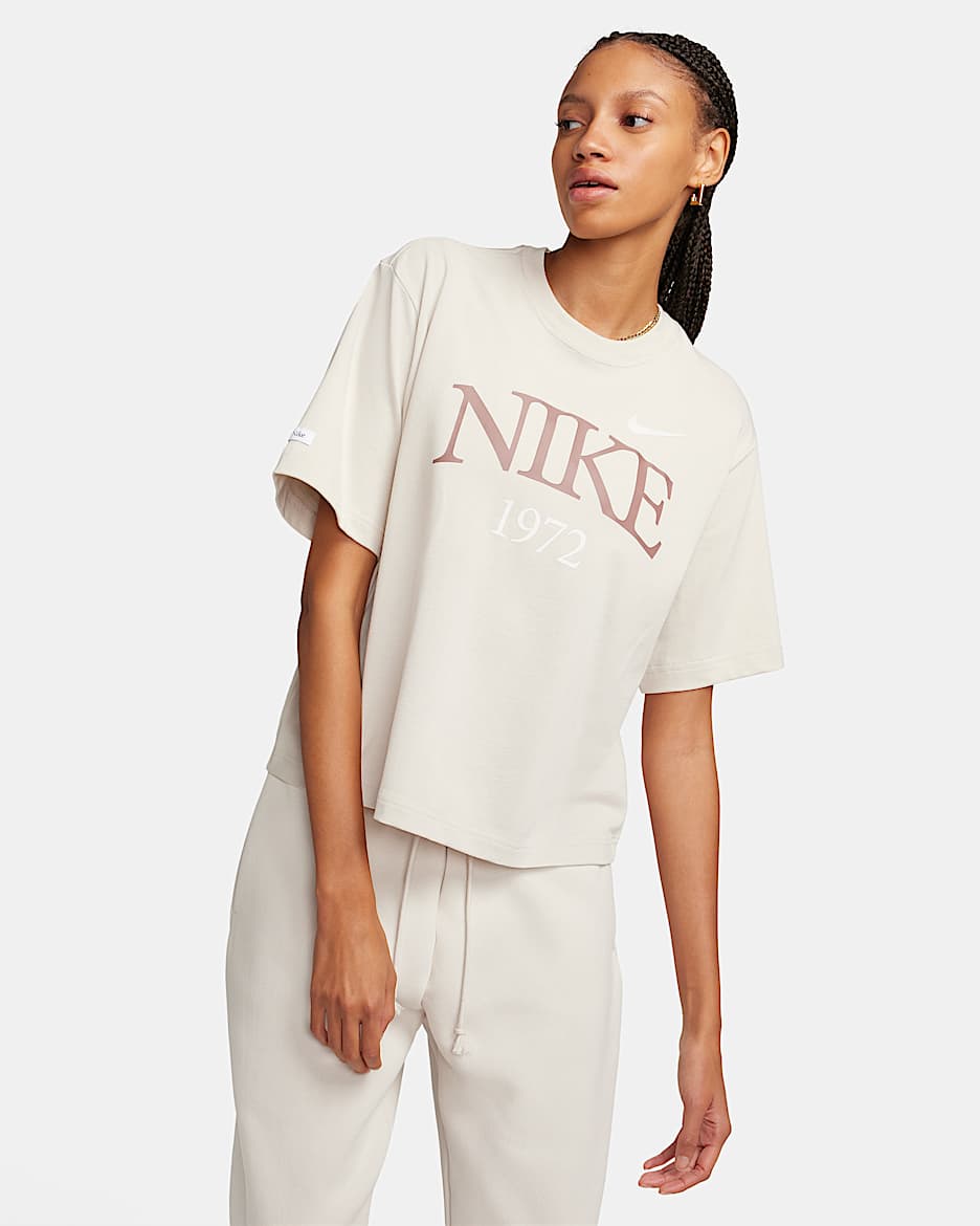 เสื้อยืดผู้หญิง Nike Sportswear Classic - Light Orewood Brown