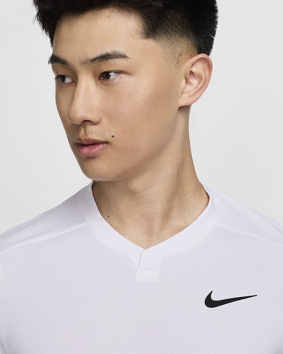 NikeCourt Slam 男款 Dri-FIT 網球上衣 - 白色/黑色