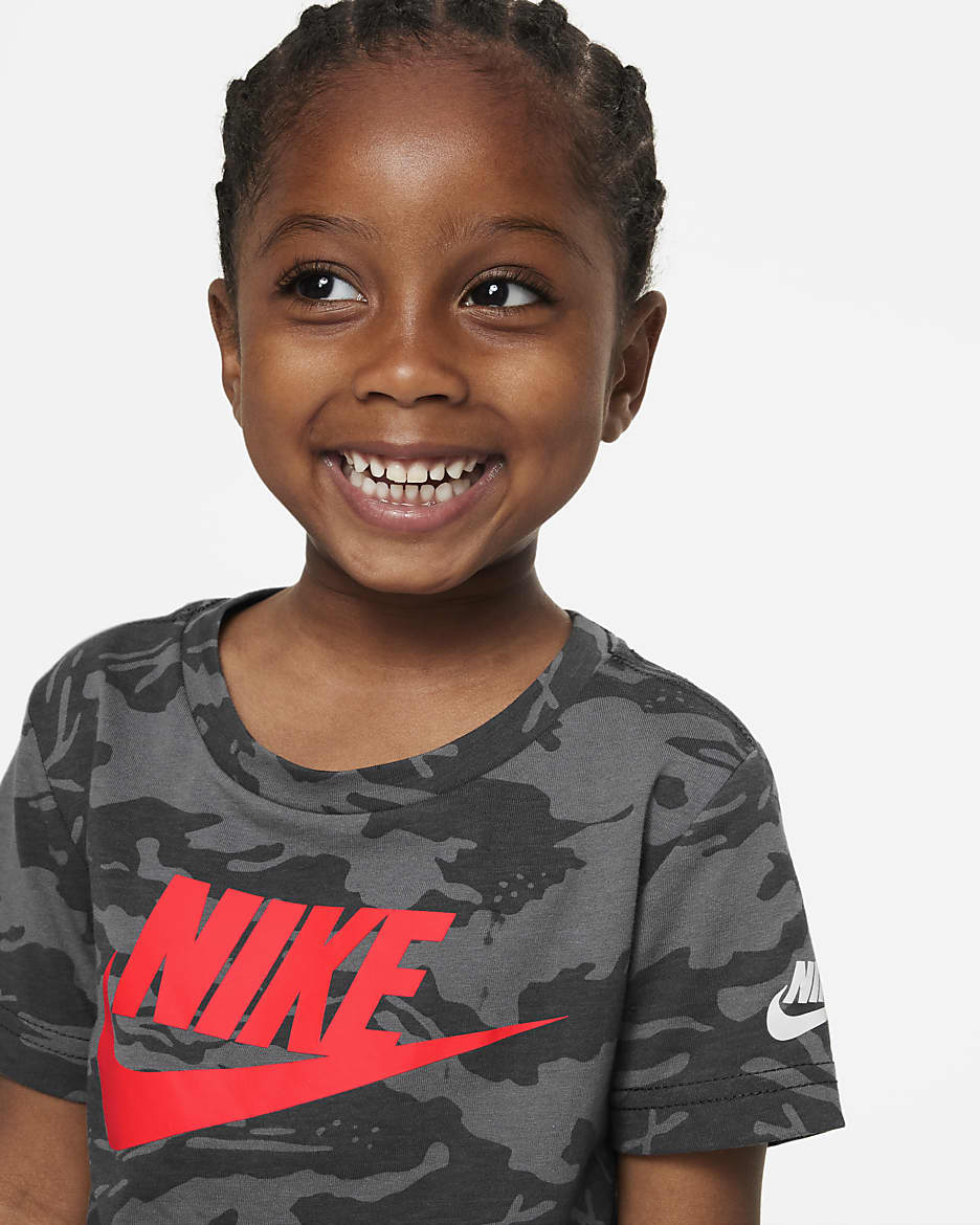 Playera infantil camuflajeada Nike - Gris humo