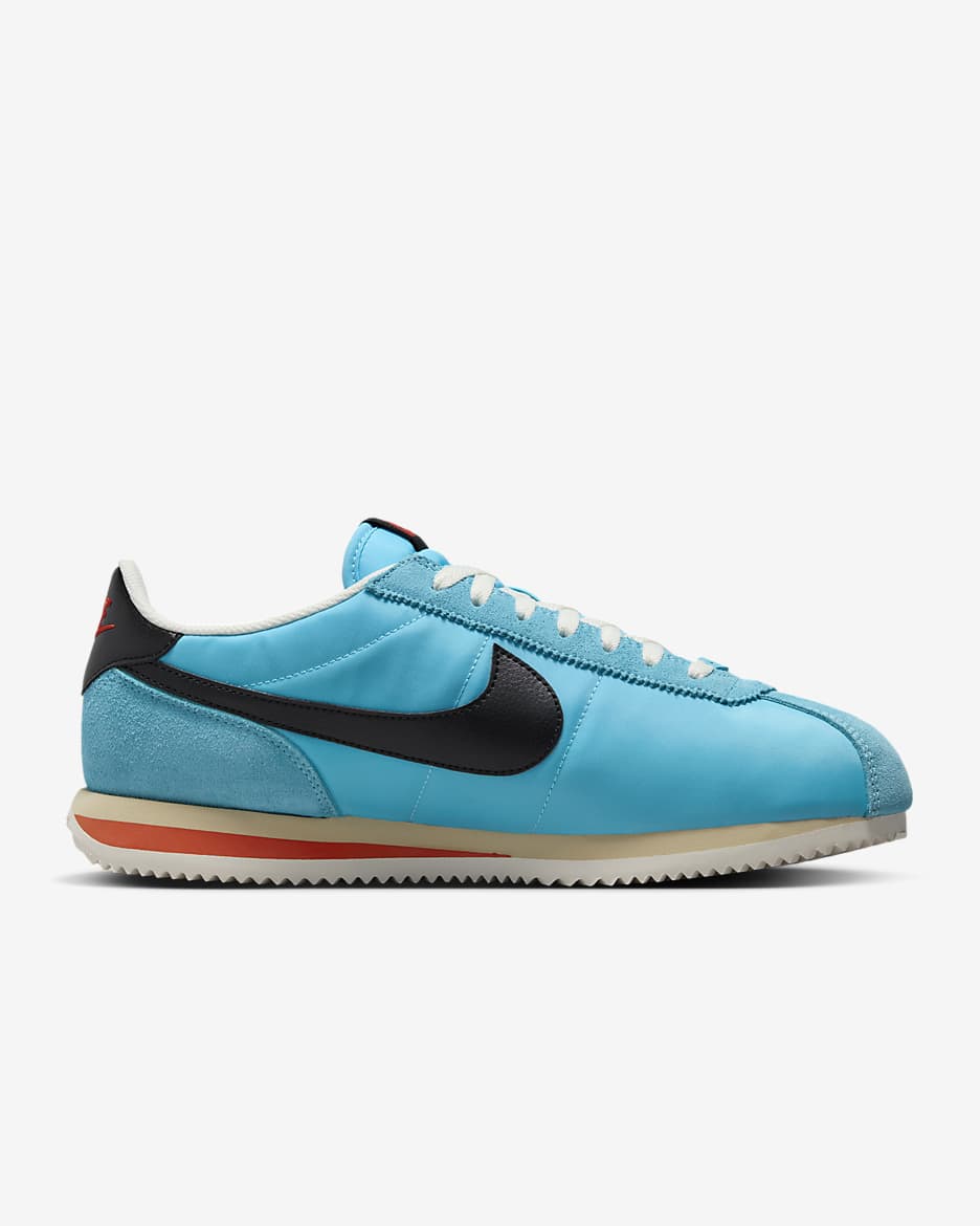 Tenis para hombre Nike Cortez Textile - Azul báltico/Oro team/Rojo picante/Negro