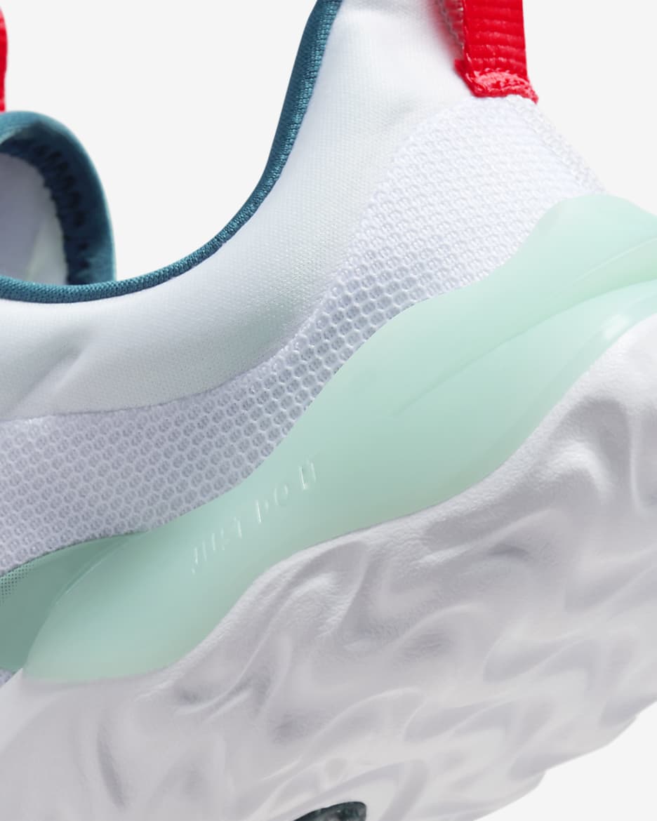 Nike Run Flow Older Kids' Running Shoes - White/Jade Ice/Geode Teal/Siren Red