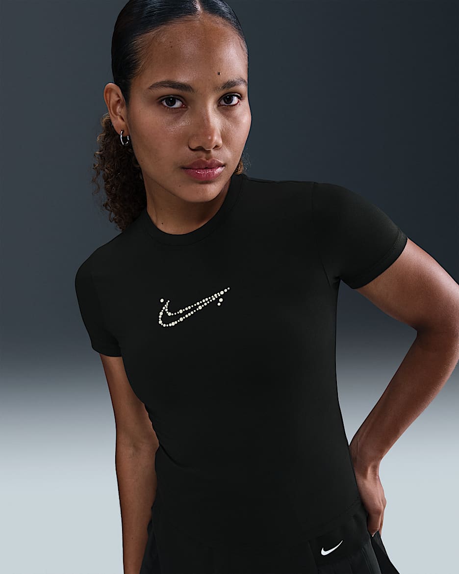 Nike Sportswear Women's Tight Cropped T-Shirt - Black