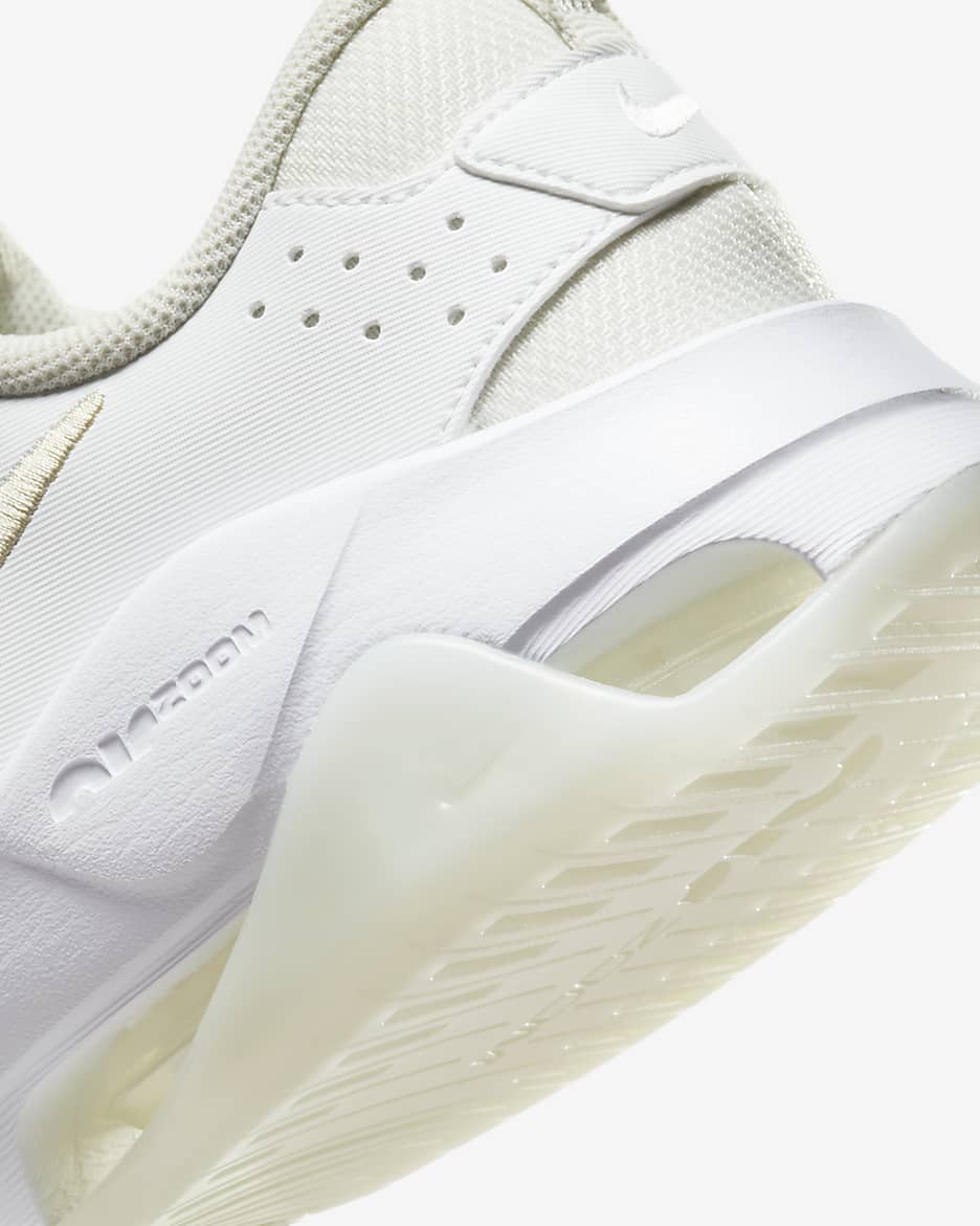 Nike Zoom Bella Premium 6-træningssko til kvinder - Summit White/Sea Glass/Light Lemon Twist/Metallic Gold Star