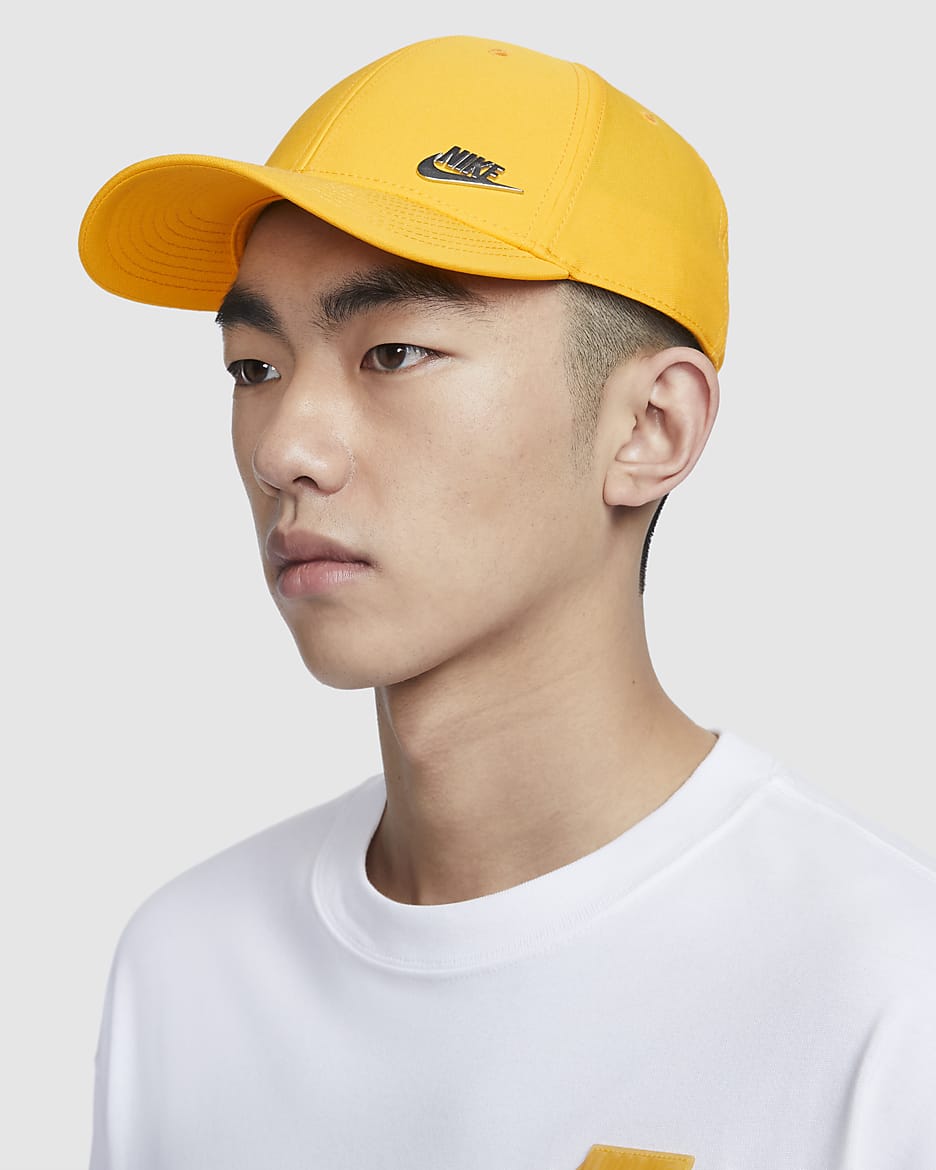 Nike Dri-FIT Club Structured Metal Logo Cap - University Gold/Metallic Silver