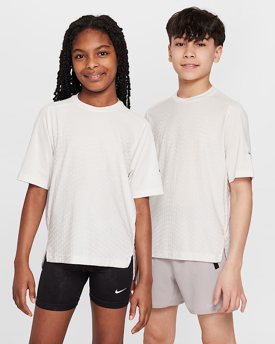 Top Nike Multi Dri-FIT ADV s krátkým rukávem pro větší děti - Phantom/Sail/Černá