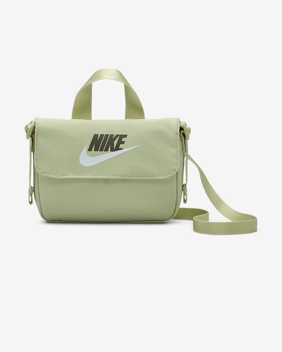 กระเป๋าเด็กแบบพาดลำตัว Nike (1 ล.) - Olive Aura/Olive Aura/ขาว