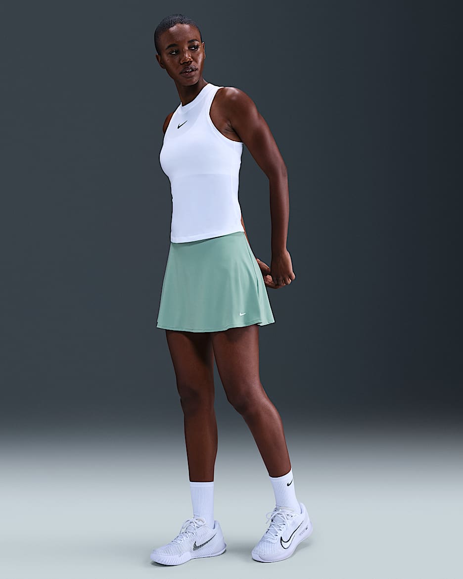 Falda de tenis Dri-FIT corta con volantes para mujer Nike Victory - Cañón/Blanco