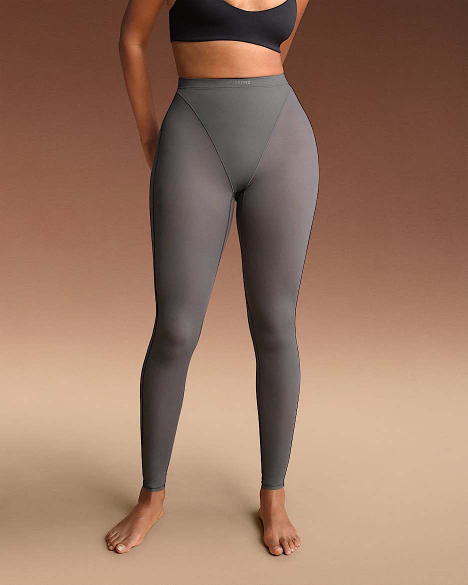 NikeSKIMS Weightless Layers Women's High-Waisted V-Panel Leggings