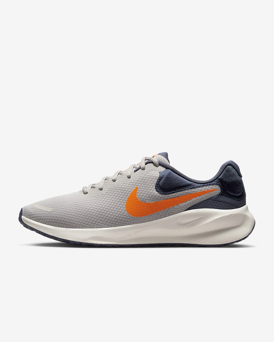 Tenis para correr en pavimento para hombre Nike Revolution 7 - Mena de hierro claro/Trueno azul/Vela/Naranja total