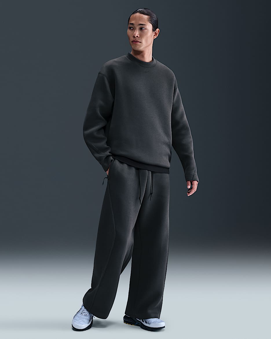 Nike Tech Men's Fleece Loose-Fit Open Hem Trousers - Anthracite/Black