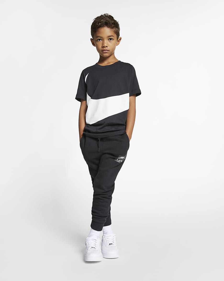 Nike Sportswear Older Kids' (Boys') T-Shirt - Black