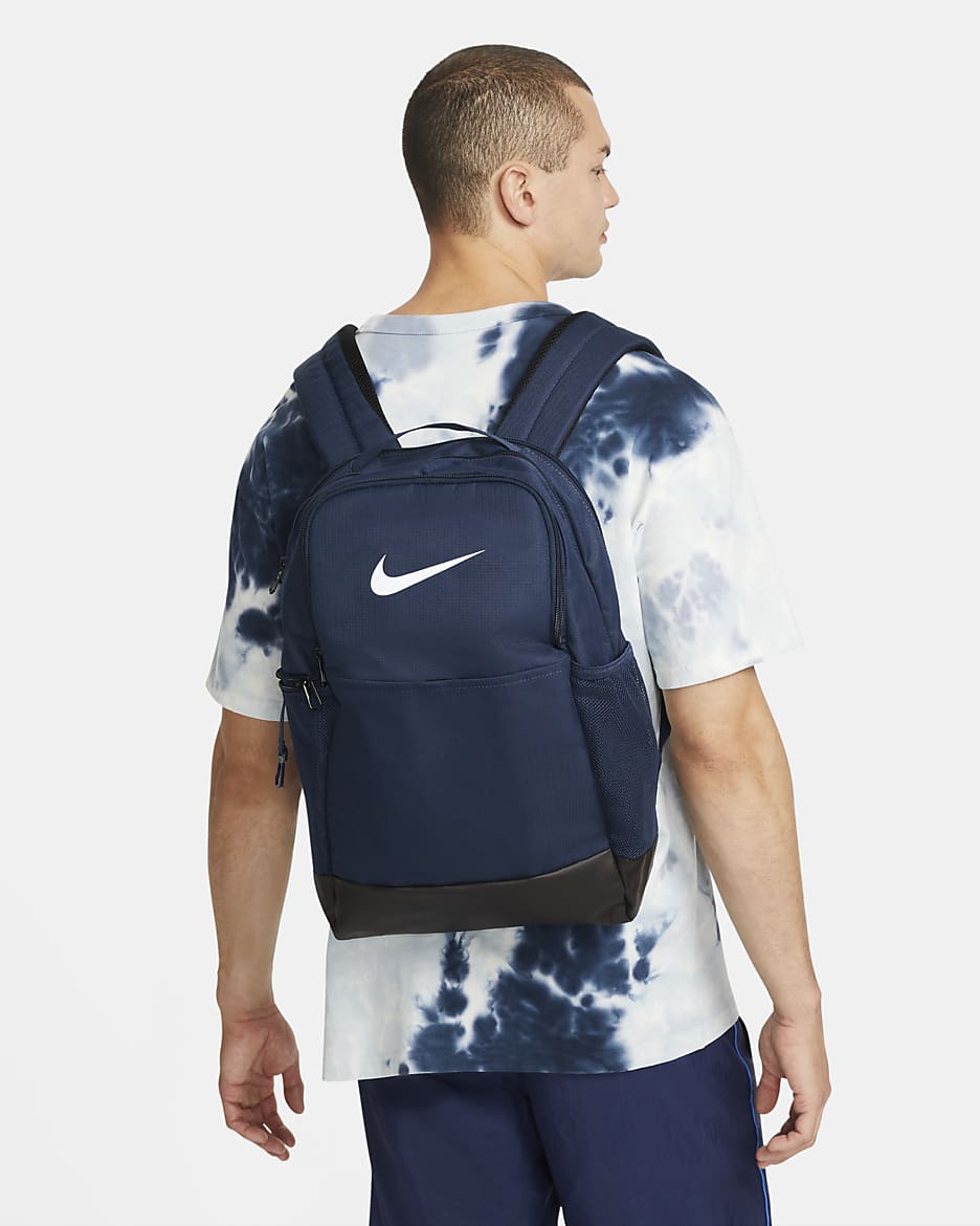 Nike Brasilia 9.5 Antrenman Sırt Çantası (Orta Boy, 24 L) - Midnight Navy/Siyah/Beyaz