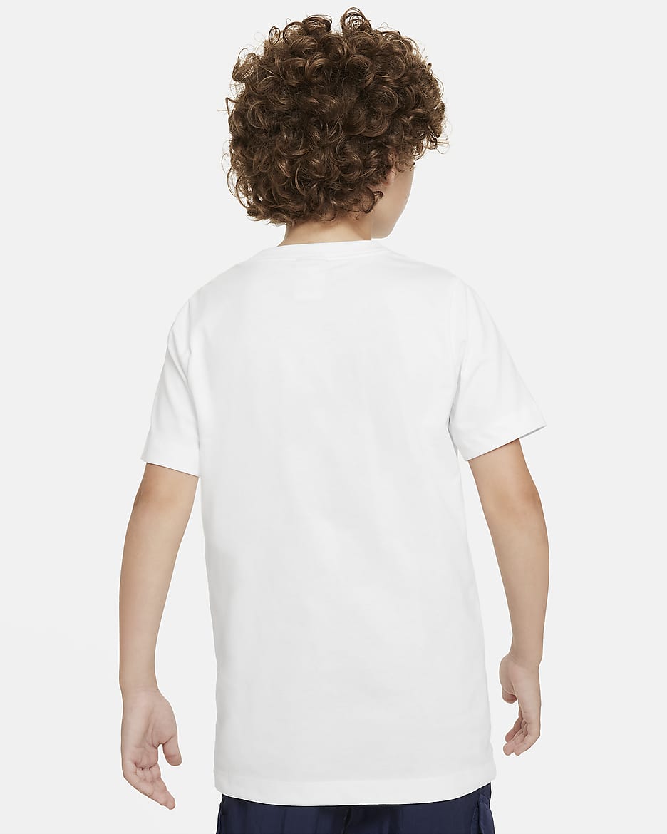 Nike Sportswear Older Kids' (Boys') Graphic T-Shirt - White