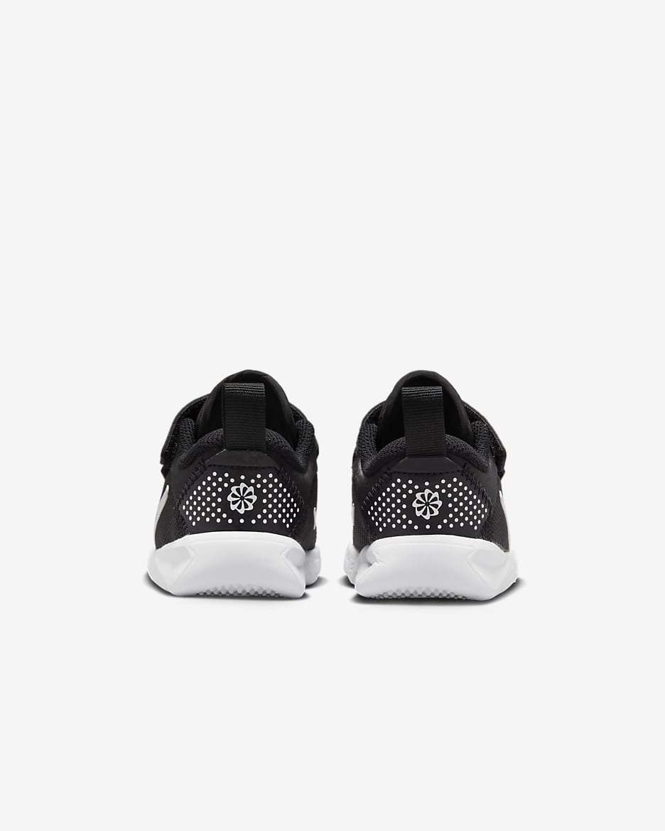 Nike Omni Multi-Court babacipő - Fekete/Fehér