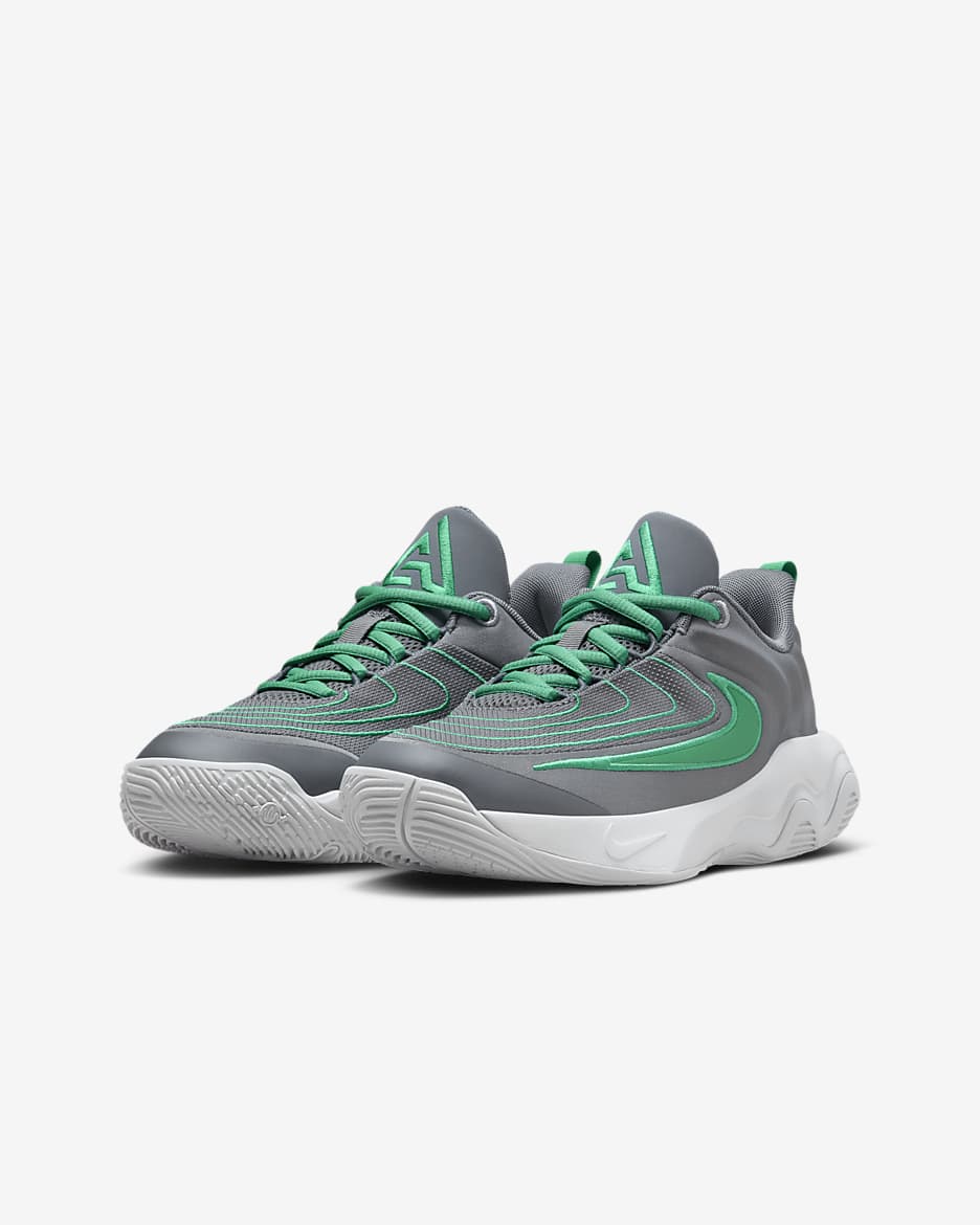 Tenis de básquetbol para niños grandes Giannis Immortality 4 - Gris humo/Gris lobo/Gris humo oscuro/Verde estadio