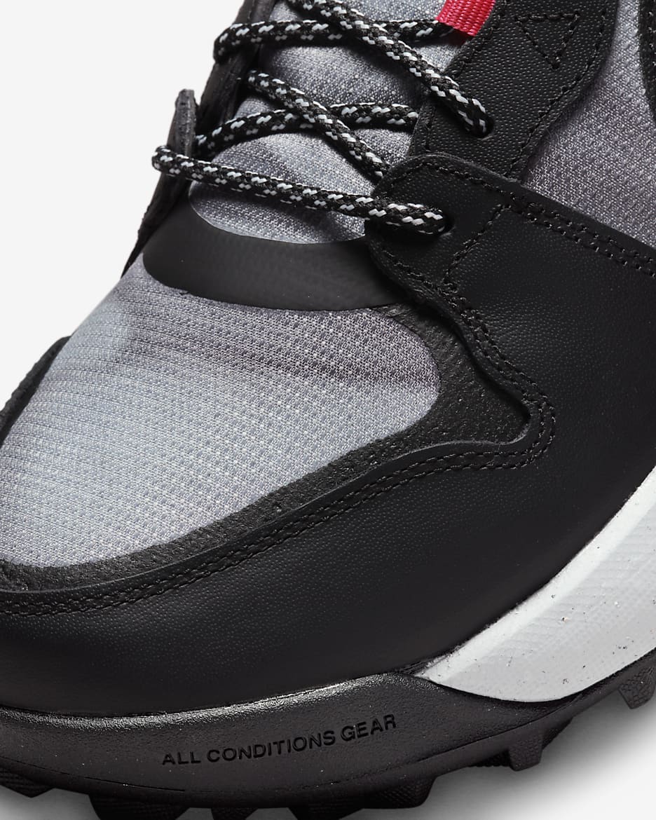 Nike ACG Lowcate SE Men's Shoes - Black/Hyper Pink/Wolf Grey/Black