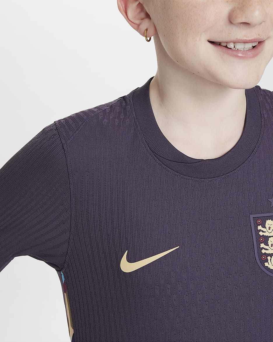 England 2024/25 Match (herrelaget, bortedrakt) Nike Dri-FIT ADV autentisk fotballdrakt til store barn - Dark Raisin/Sesame