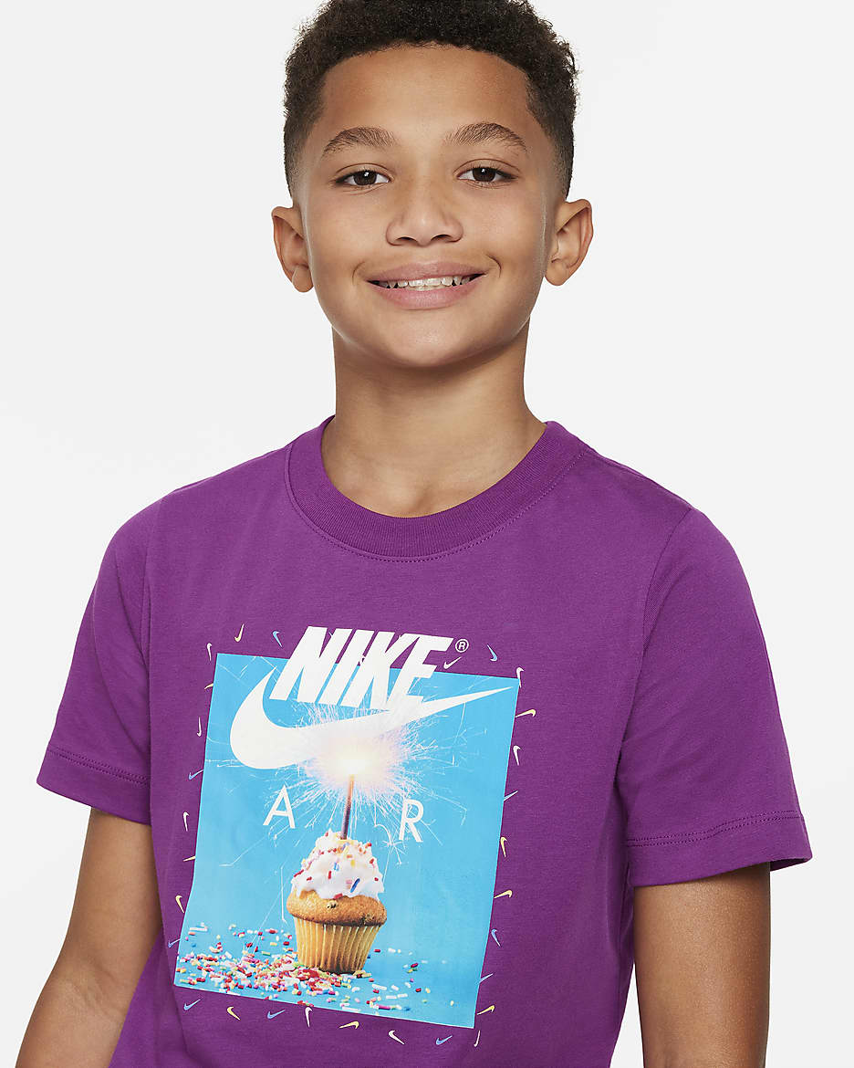 Nike Sportswear Older Kids' T-Shirt - Bold Berry