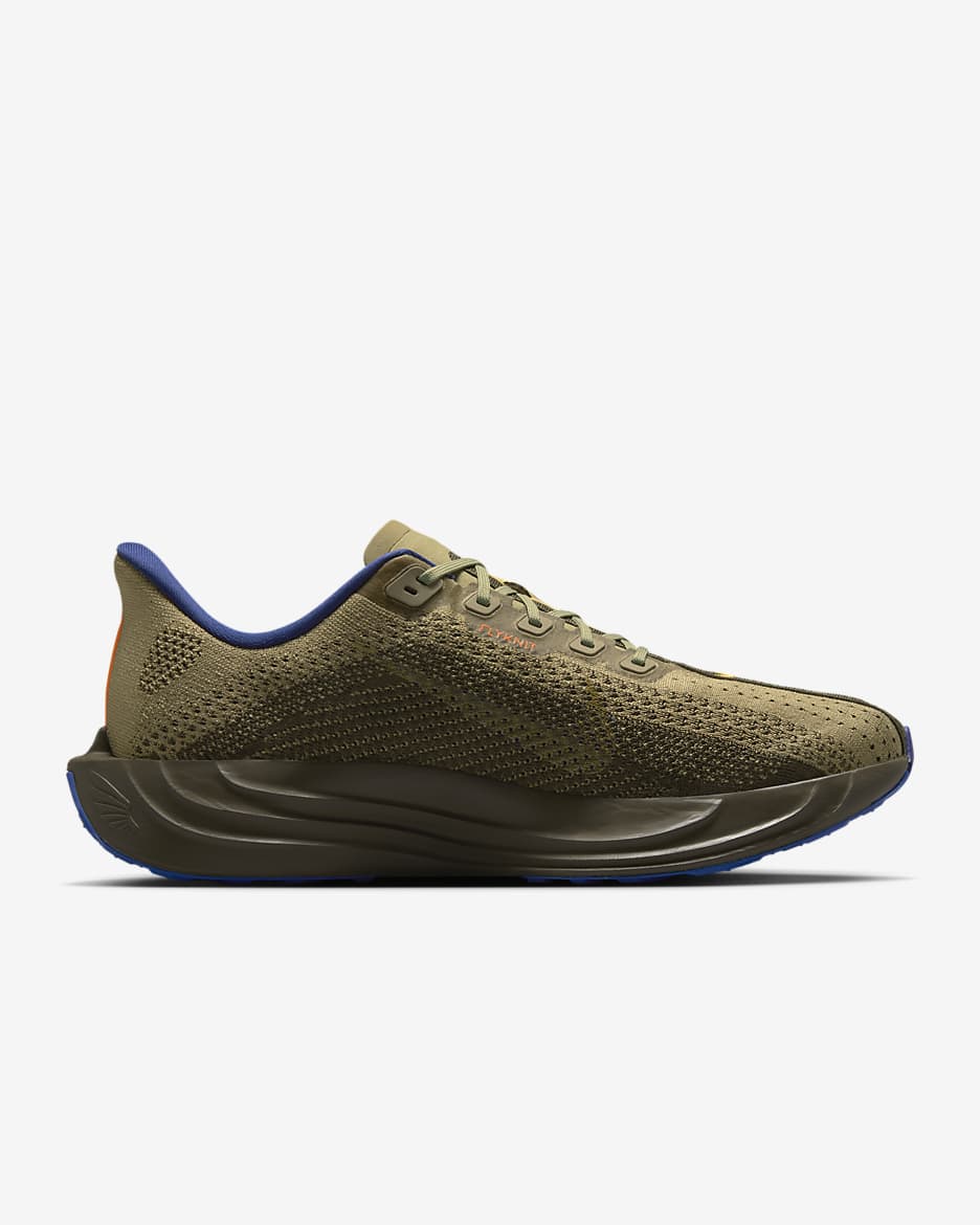 Tenis de correr en pavimento para hombre Nike Pegasus Plus - Caqui militar/Oliva neutro/Azul carrera/Azul royal intenso