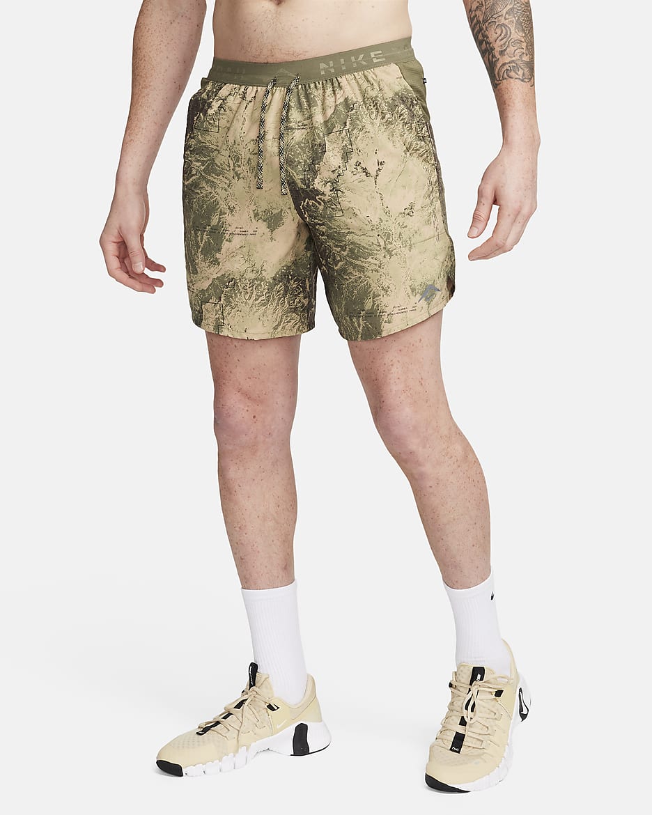 Short de running avec sous-short intégré 18 cm Dri-FIT Nike Stride pour homme - Medium Olive/Medium Olive/Medium Olive/Noir