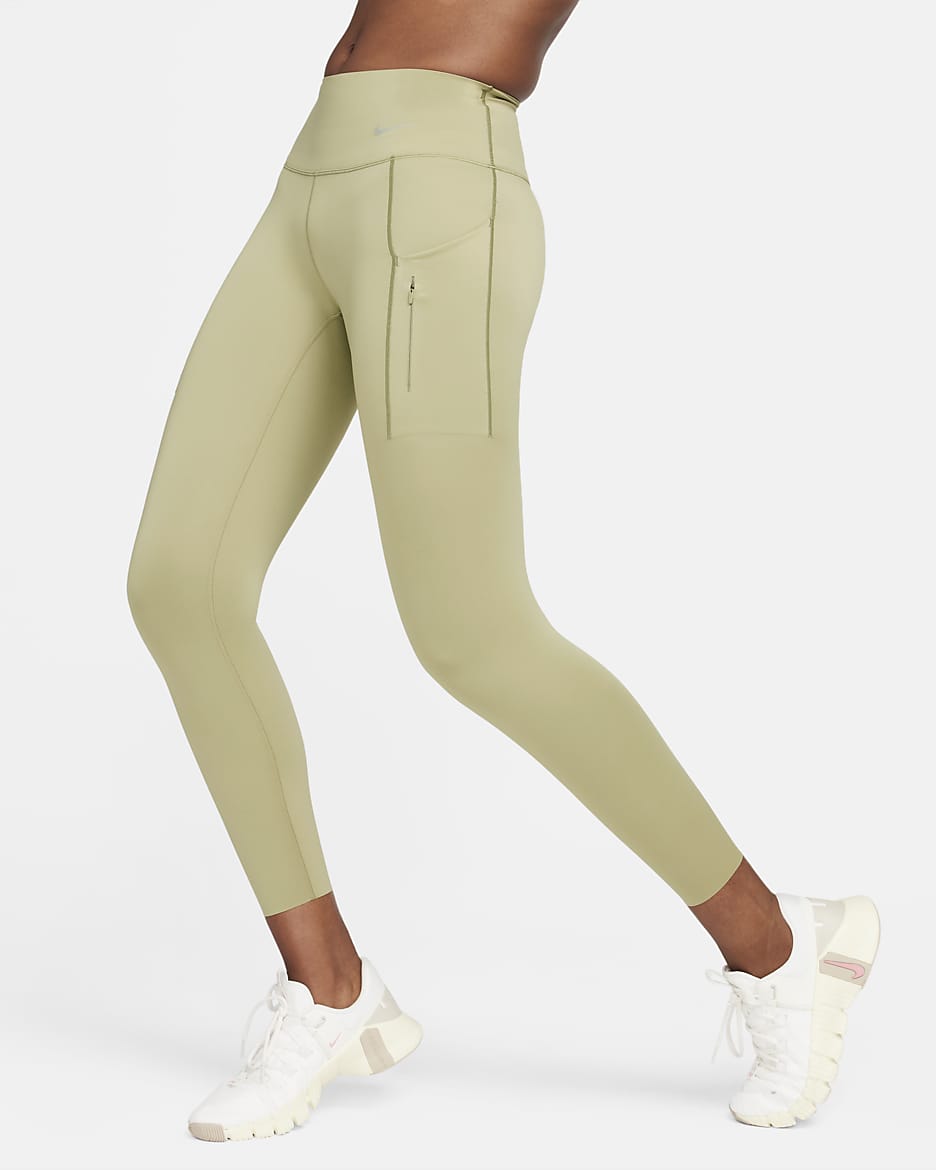 Nike Go erős tartást adó, közepes szabású, 7/8-os női leggings zsebekkel - Neutral Olive/Fekete