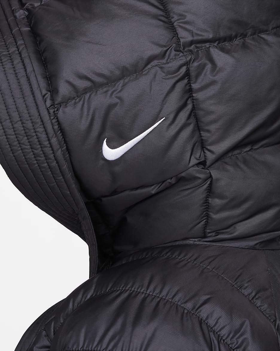 Chamarra con gorro Therma-FIT oversized para mujer Nike Sportswear Swoosh Puffer PrimaLoft® - Negro/Blanco