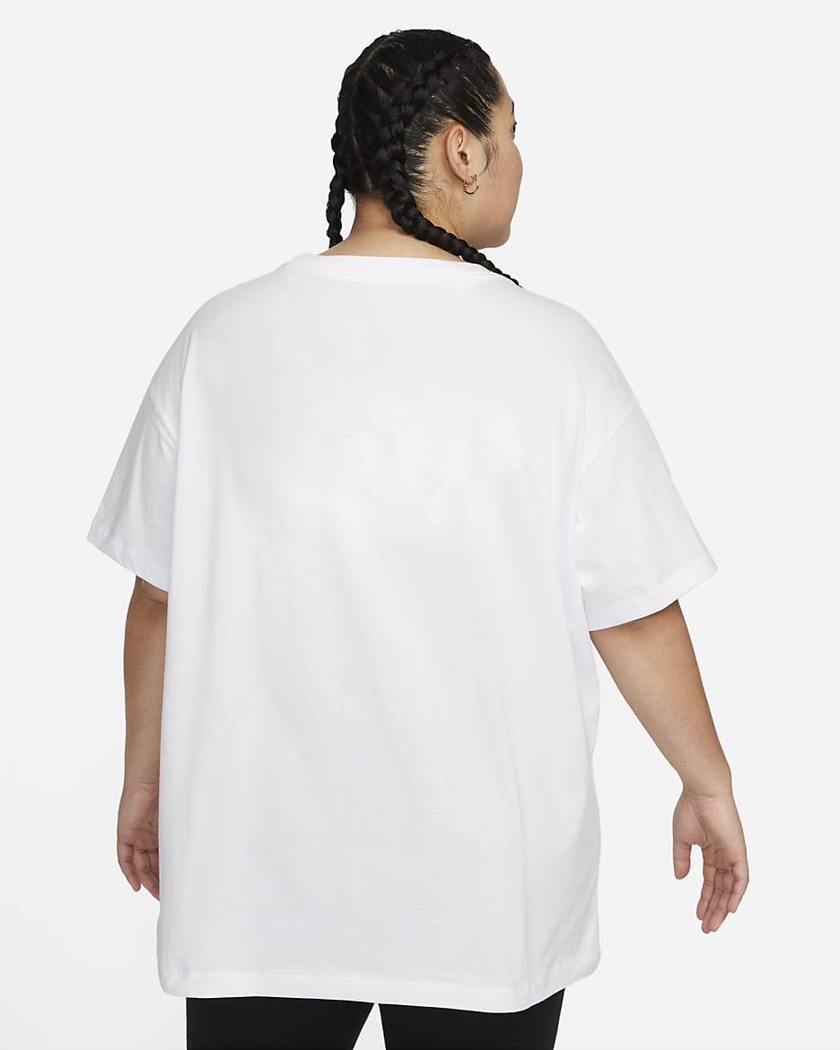 Nike Sportswear Essential T-shirt voor dames (Plus Size) - Wit/Zwart