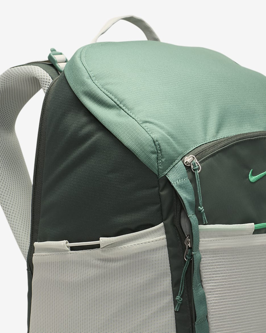 Nike Hike hátizsák (27 l) - Vintage Green/Light Silver/Stadium Green