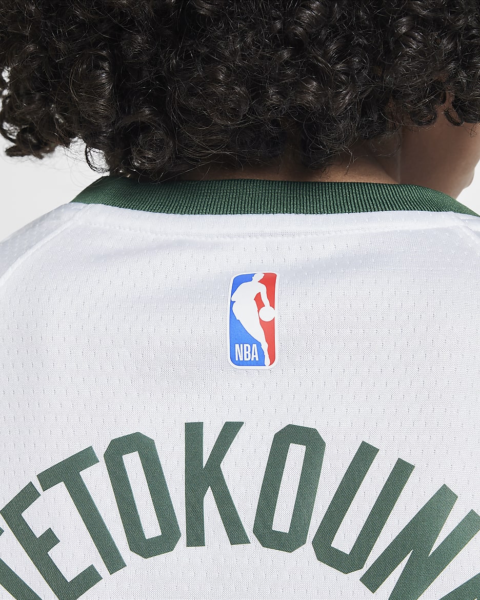 Milwaukee Bucks 2022/23 Association Edition Camiseta Swingman Nike de la NBA - Niño/a - Blanco