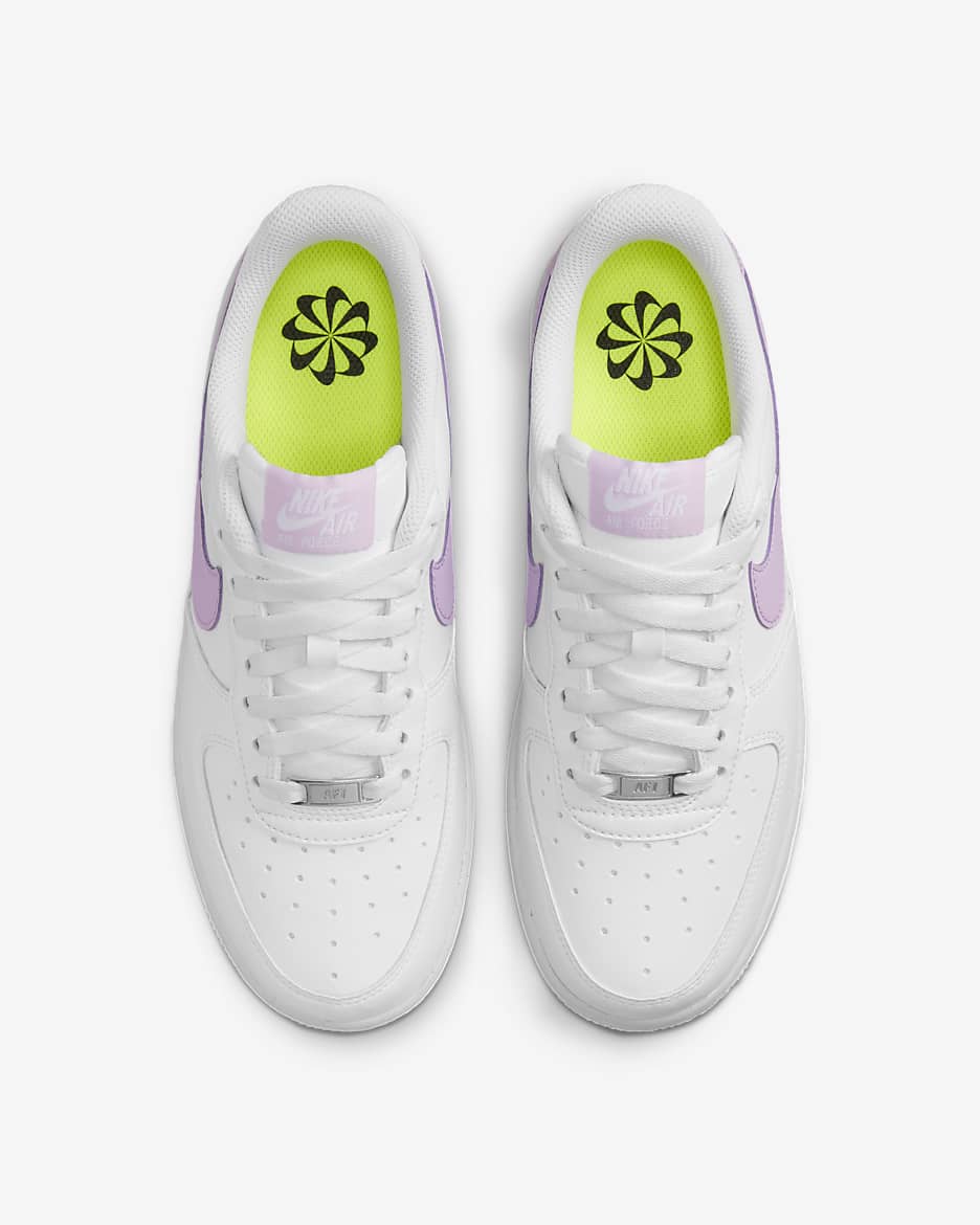 Sapatilhas Nike Air Force 1 '07 Next Nature para mulher - Branco/Branco/Prateado metalizado/Doll