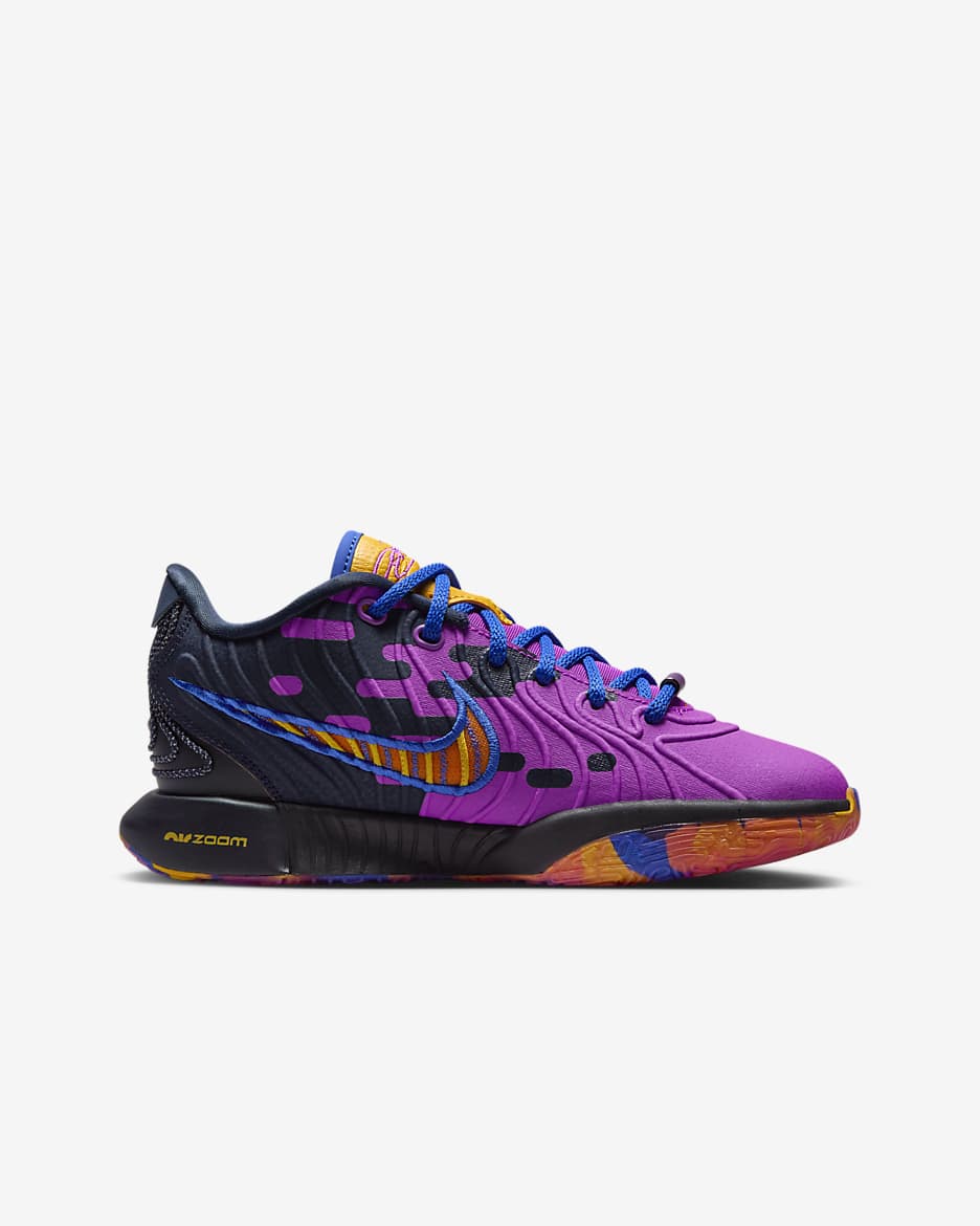 LeBron XXI SE „Summerverse” kosárlabdacipő nagyobb gyerekeknek - Hyper Violet/Obsidian/University Gold/Hyper Royal