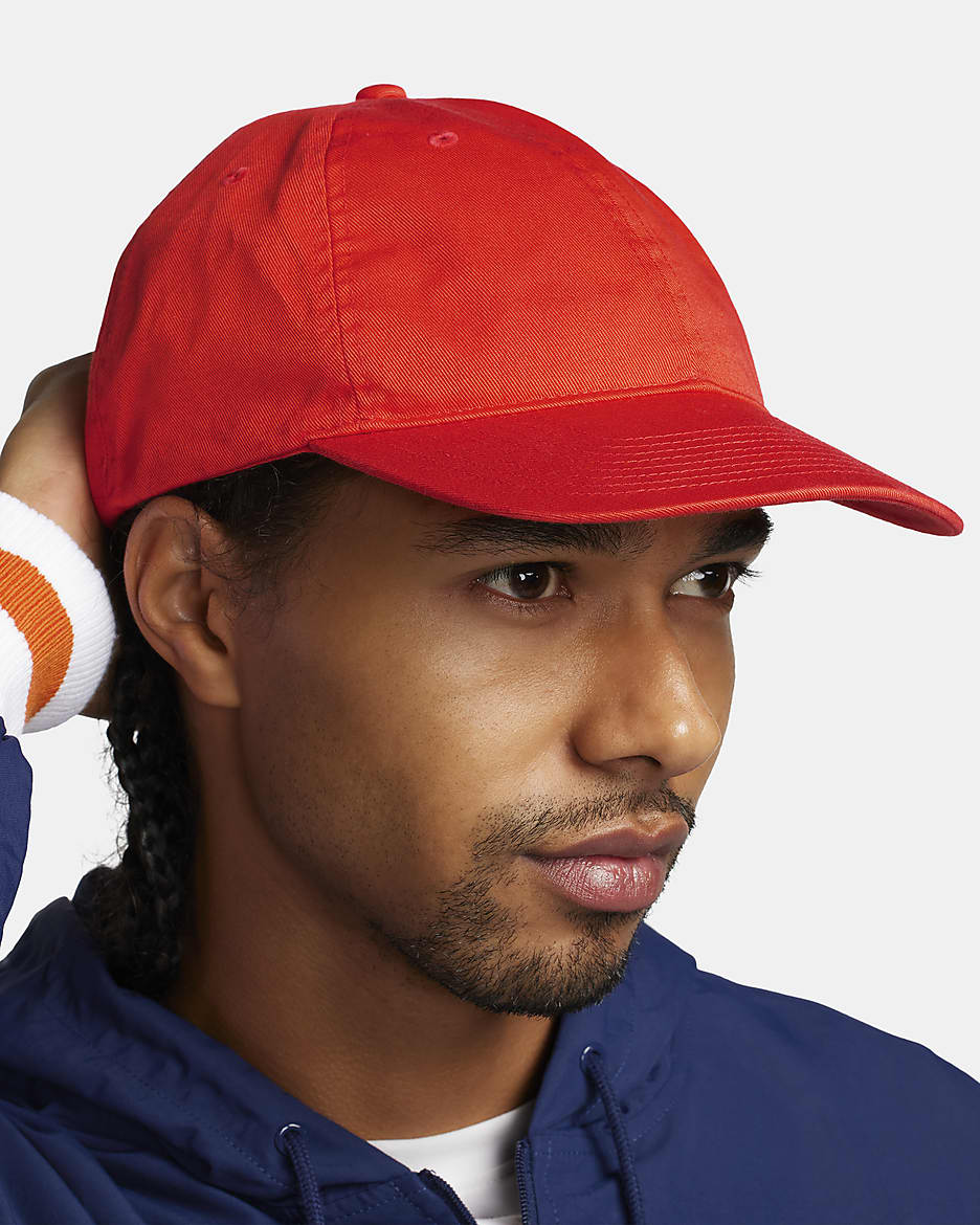 Nike Club Unstructured Flat-Bill Cap - Picante Red/Picante Red