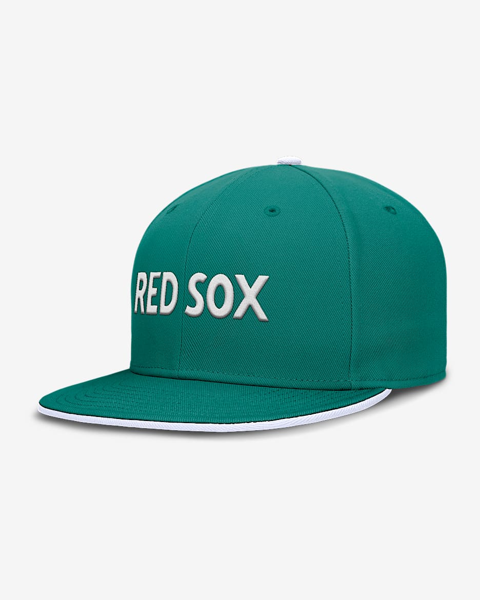 Boston Red Sox City Connect True Men's Nike Dri-FIT MLB Fitted Hat - Green