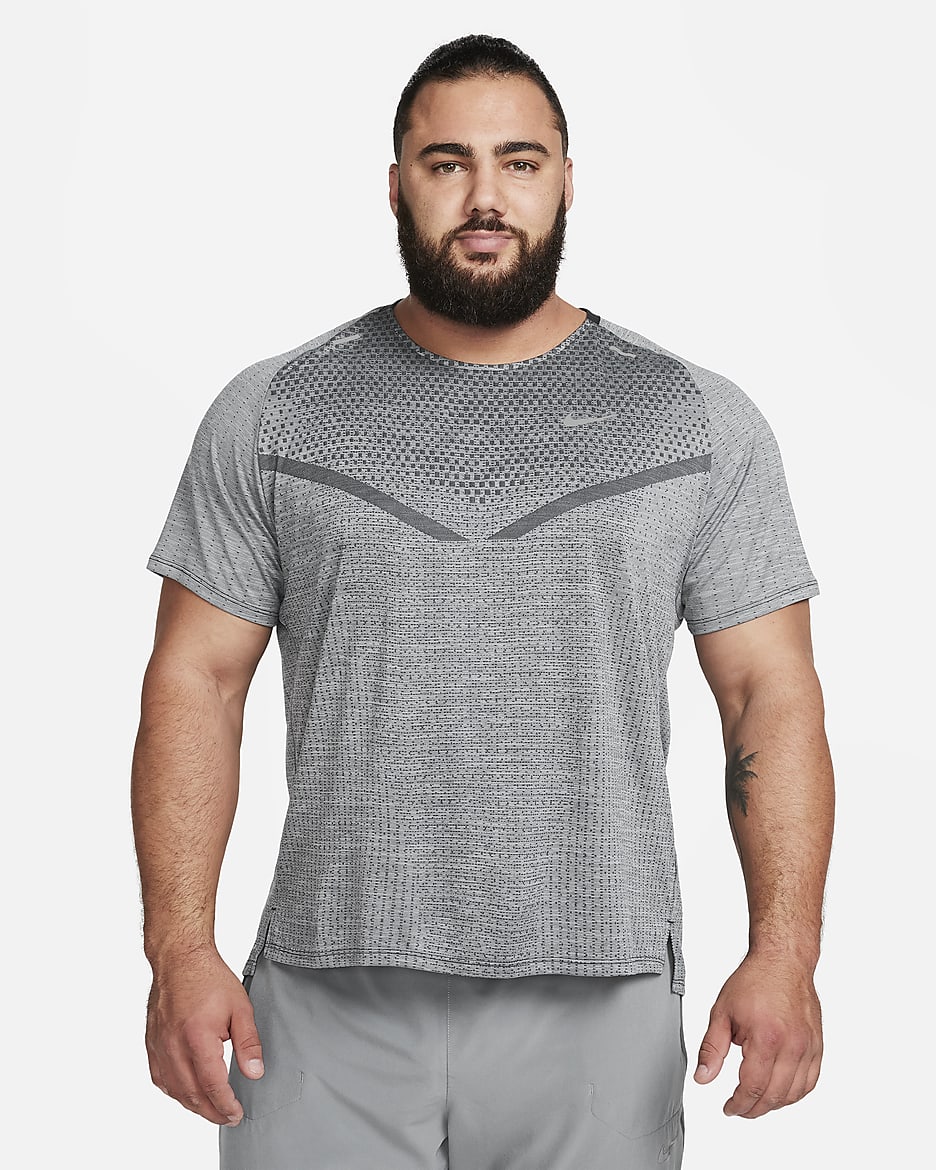 Nike TechKnit Nike Dri-FIT ADV Kurzarm-Laufoberteil für Herren - Schwarz/Smoke Grey